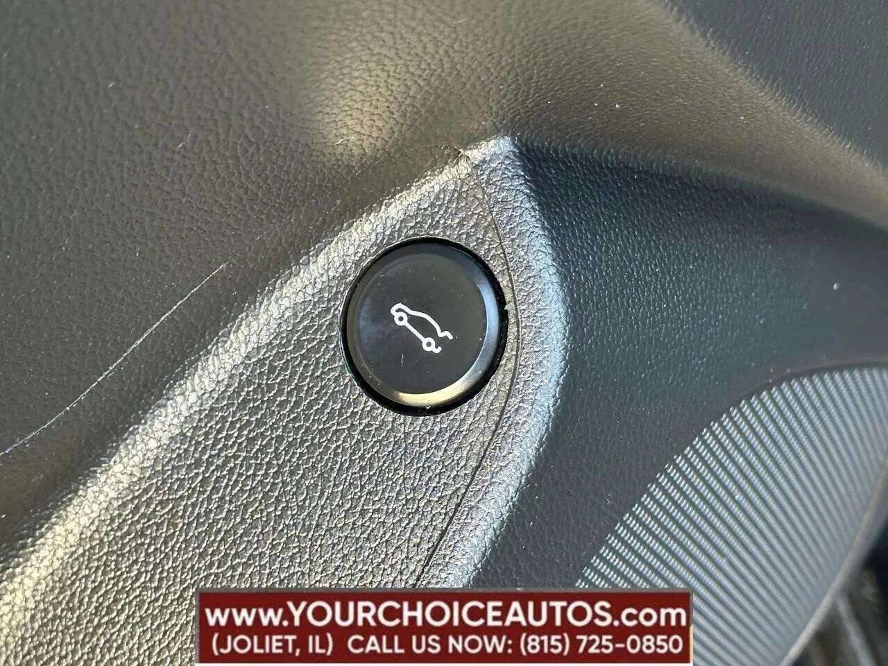 Used 2018 Chevrolet Cruze LT image 17