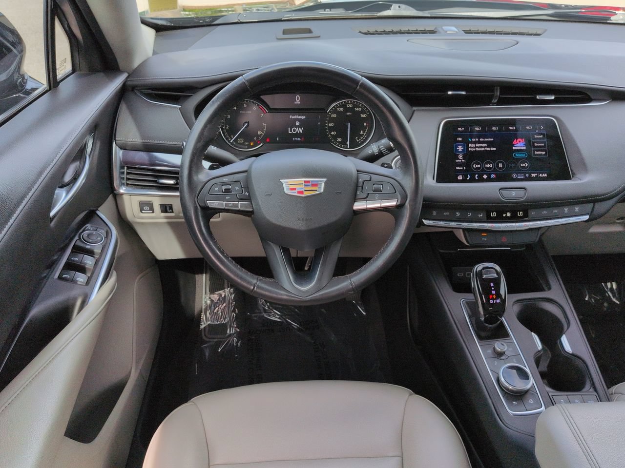 Used 2023 Cadillac XT4 Luxury FWD image 16