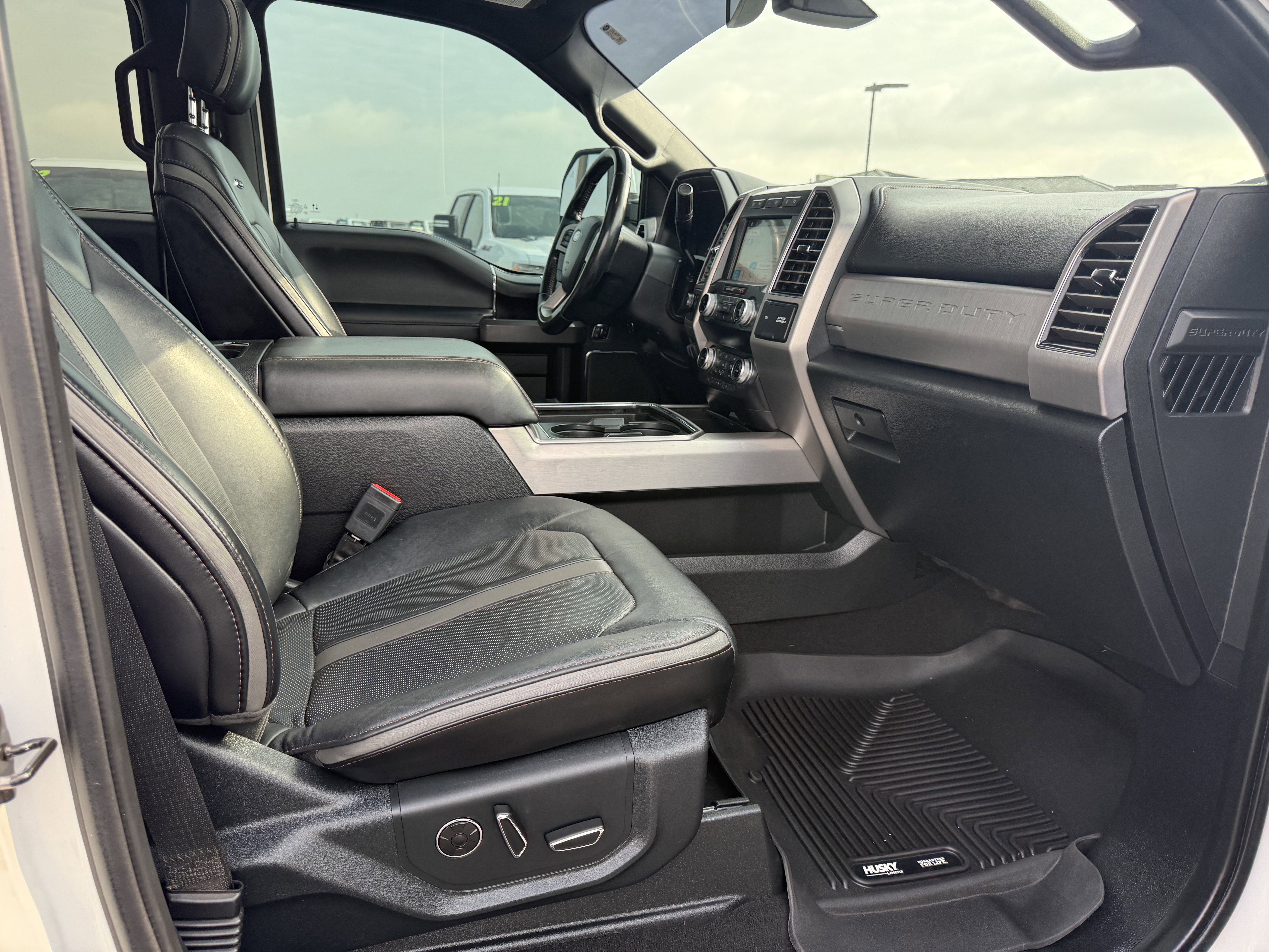 Used 2019 Ford F250 Platinum w/ Platinum Ultimate Package AWD/4WD image 10