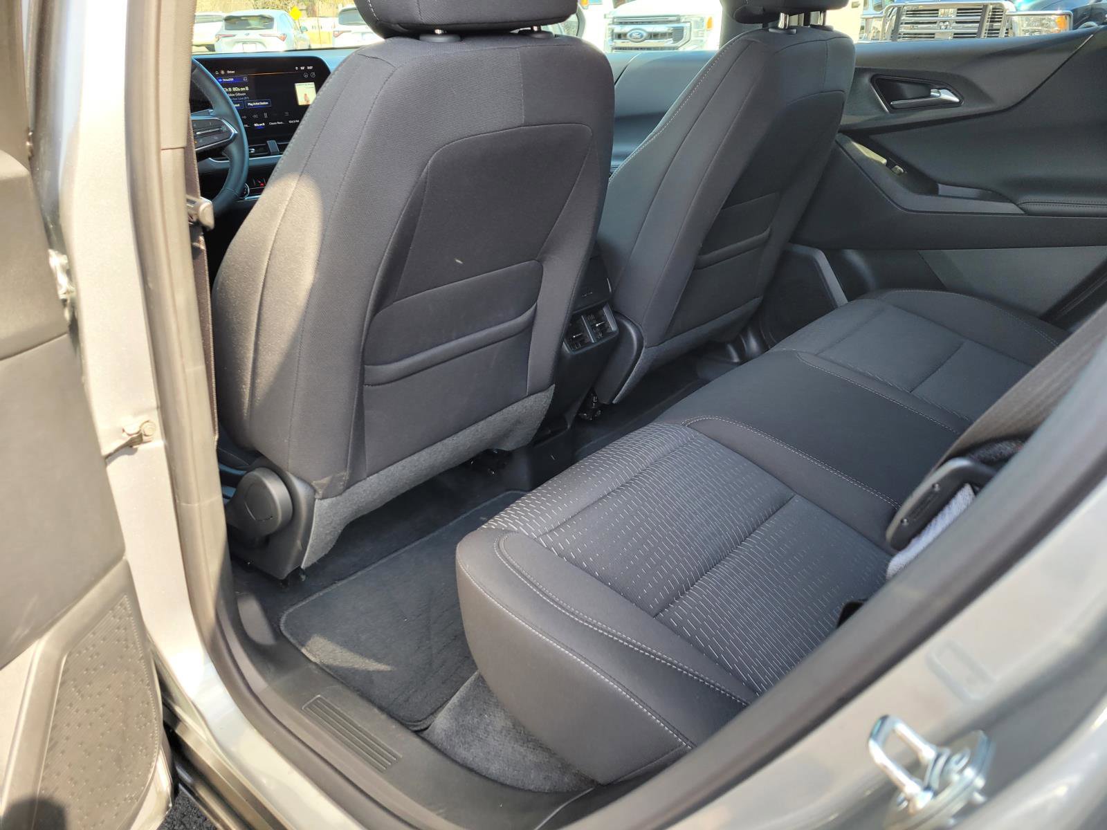 Used 2025 Chevrolet Equinox LT AWD/4WD image 14