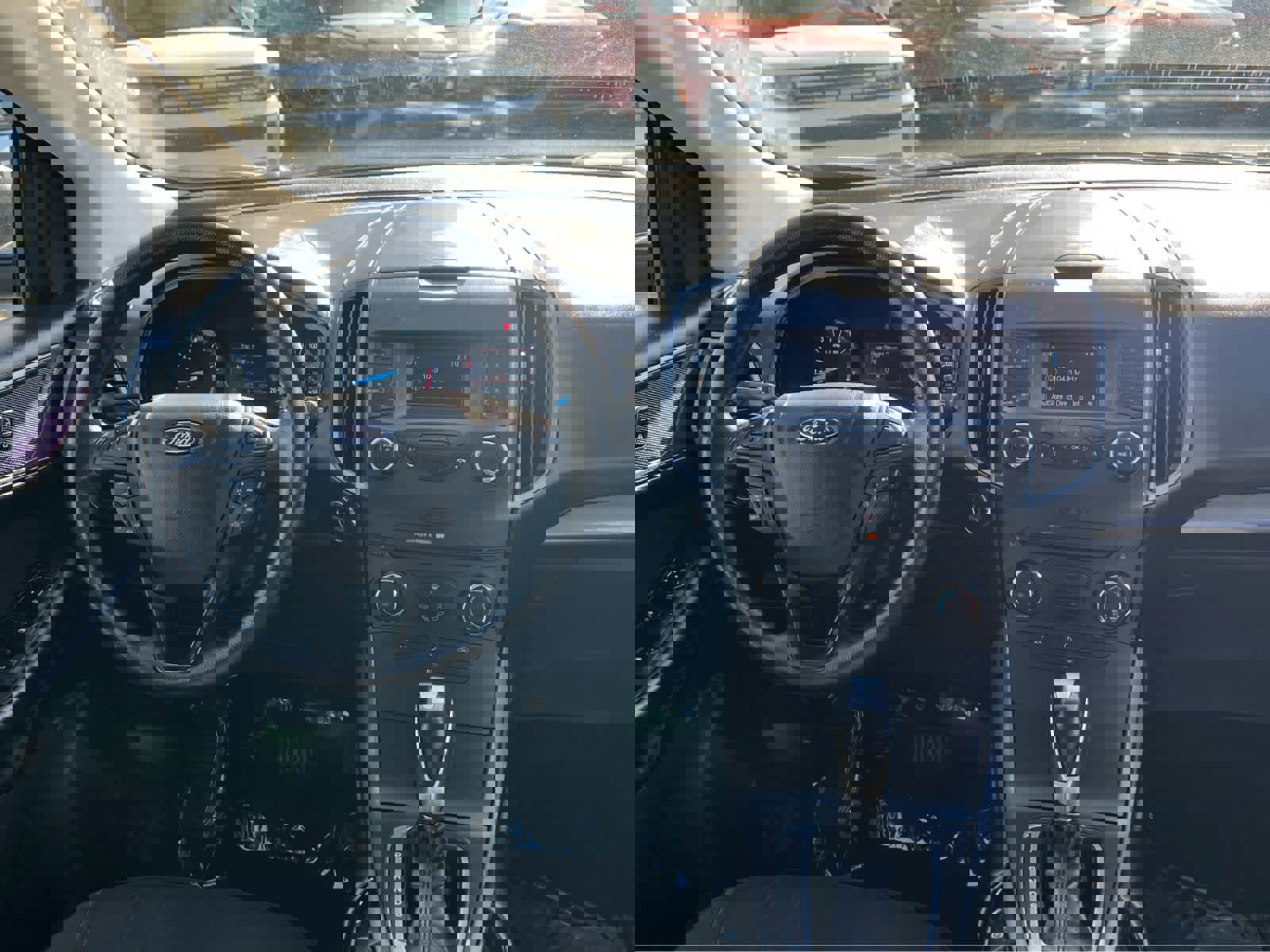 Used 2017 Ford Edge SE image 23