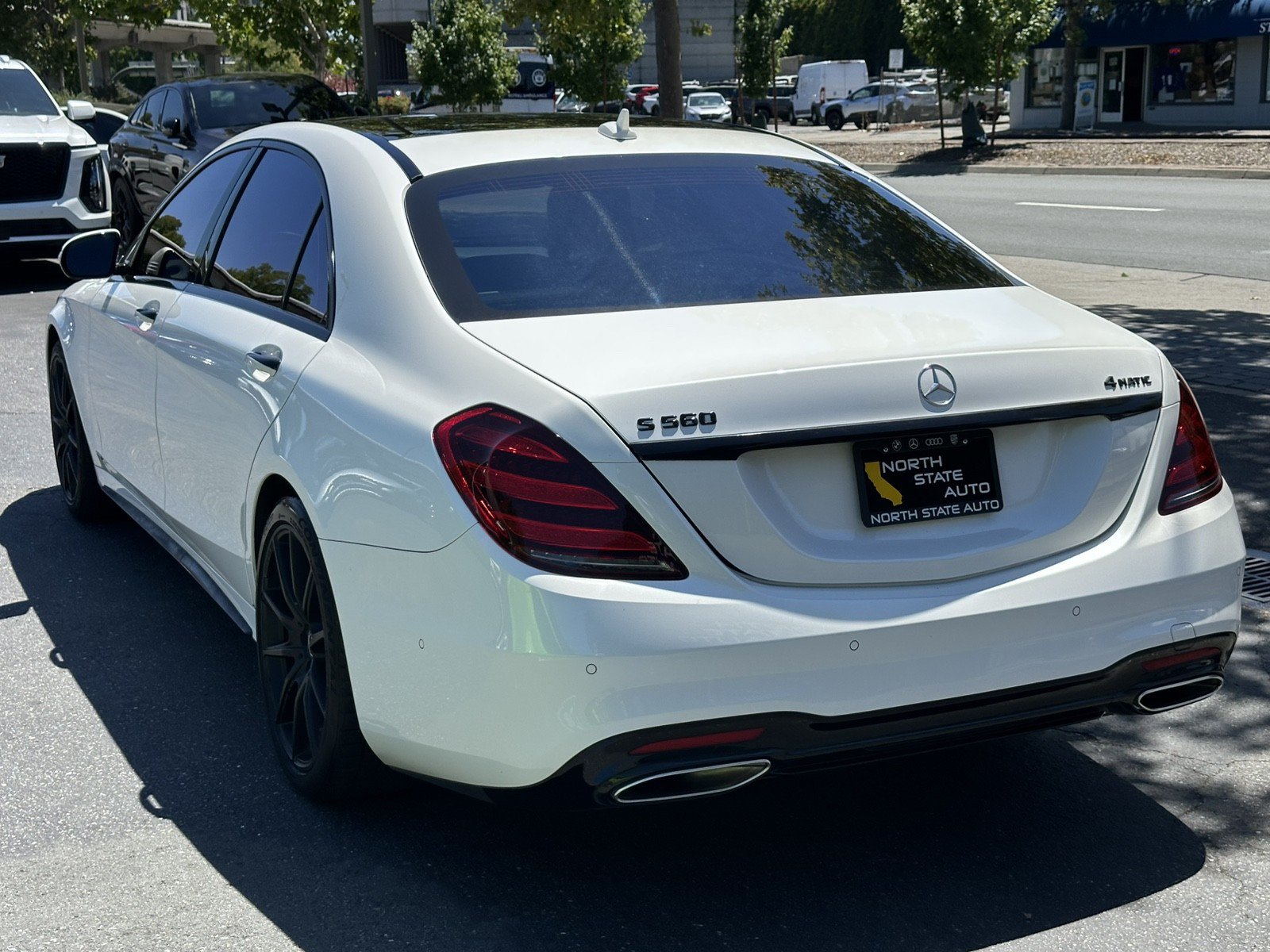 Used 2020 Mercedes-Benz S 560 4MATIC Sedan w/ AMG Line Exterior image 11