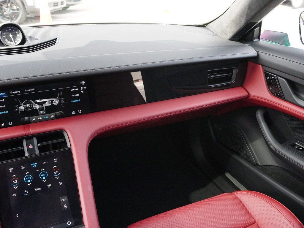 Used 2021 Porsche Taycan Turbo image 37