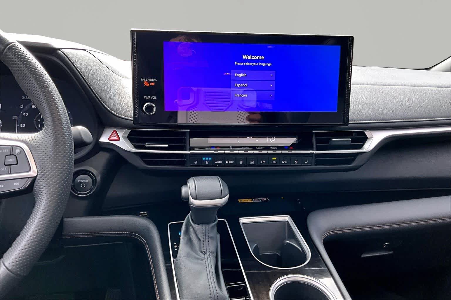 Certified 2025 Toyota Sienna Limited FWD image 7