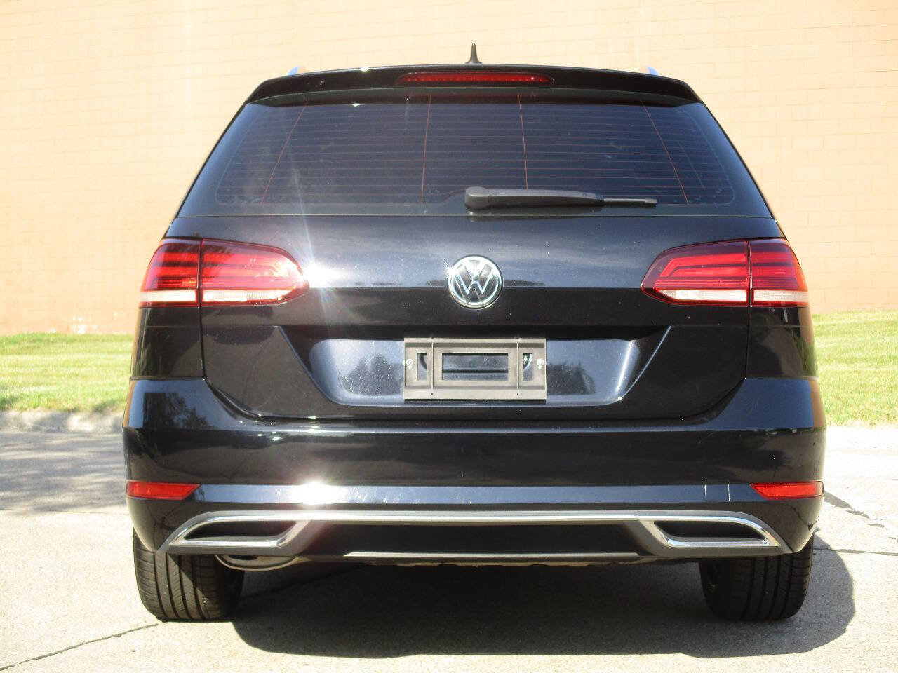 Used 2018 Volkswagen Golf SEL FWD image 35