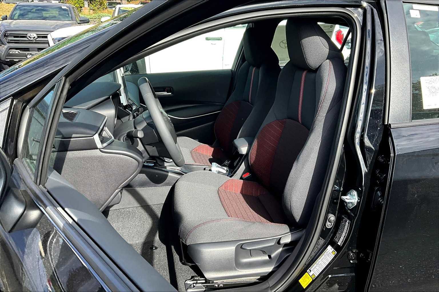 New 2025 Toyota Corolla SE image 9