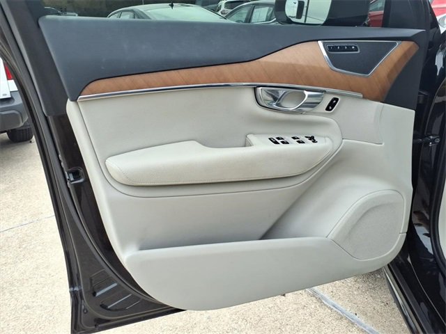 Used 2021 Volvo XC90 T5 Momentum w/ Advanced Package image 19