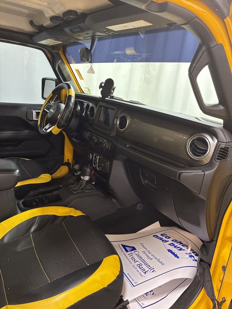Used 2020 Jeep Wrangler Unlimited Sahara AWD/4WD image 27