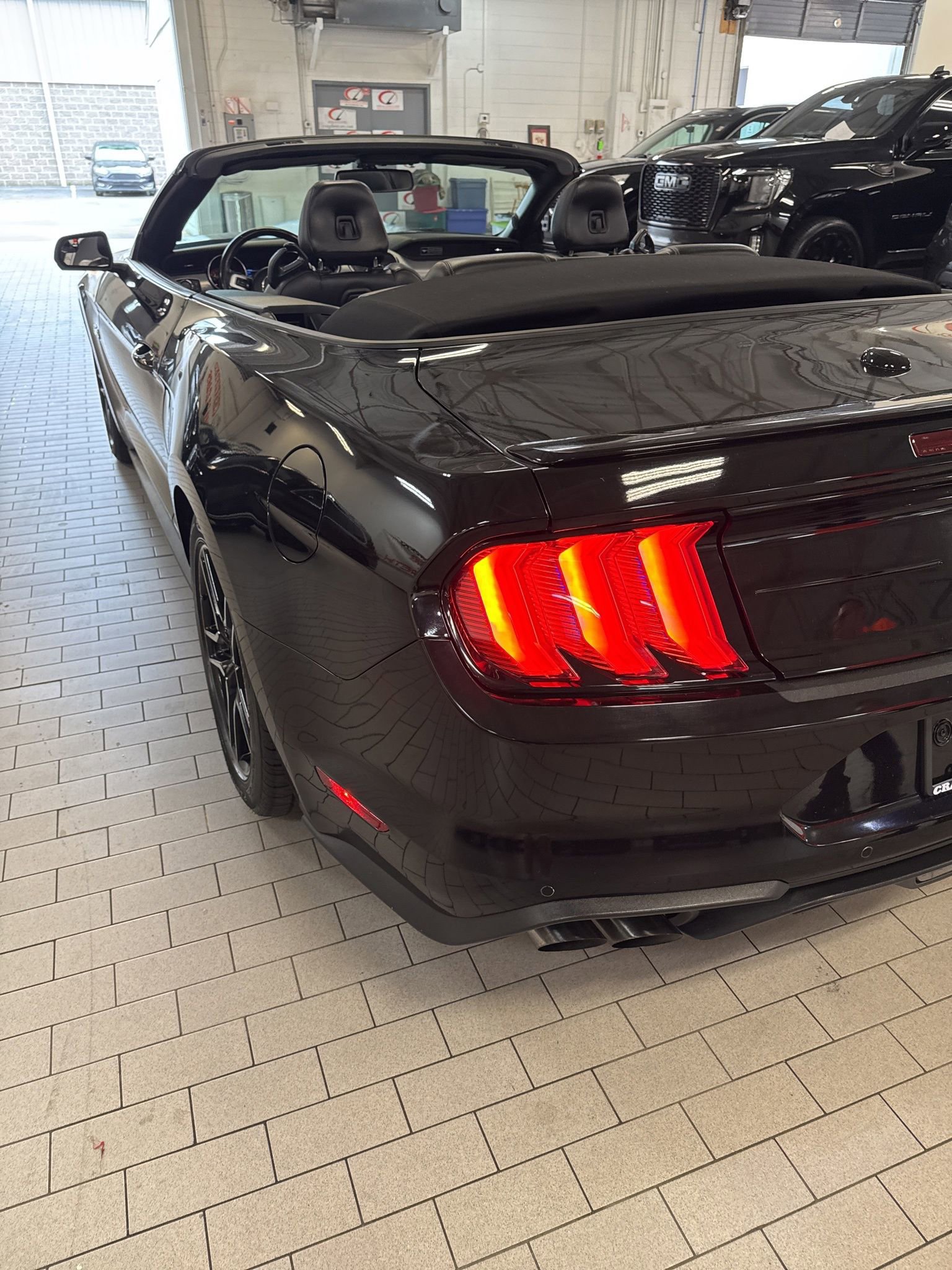 Used 2020 Ford Mustang GT Premium image 14