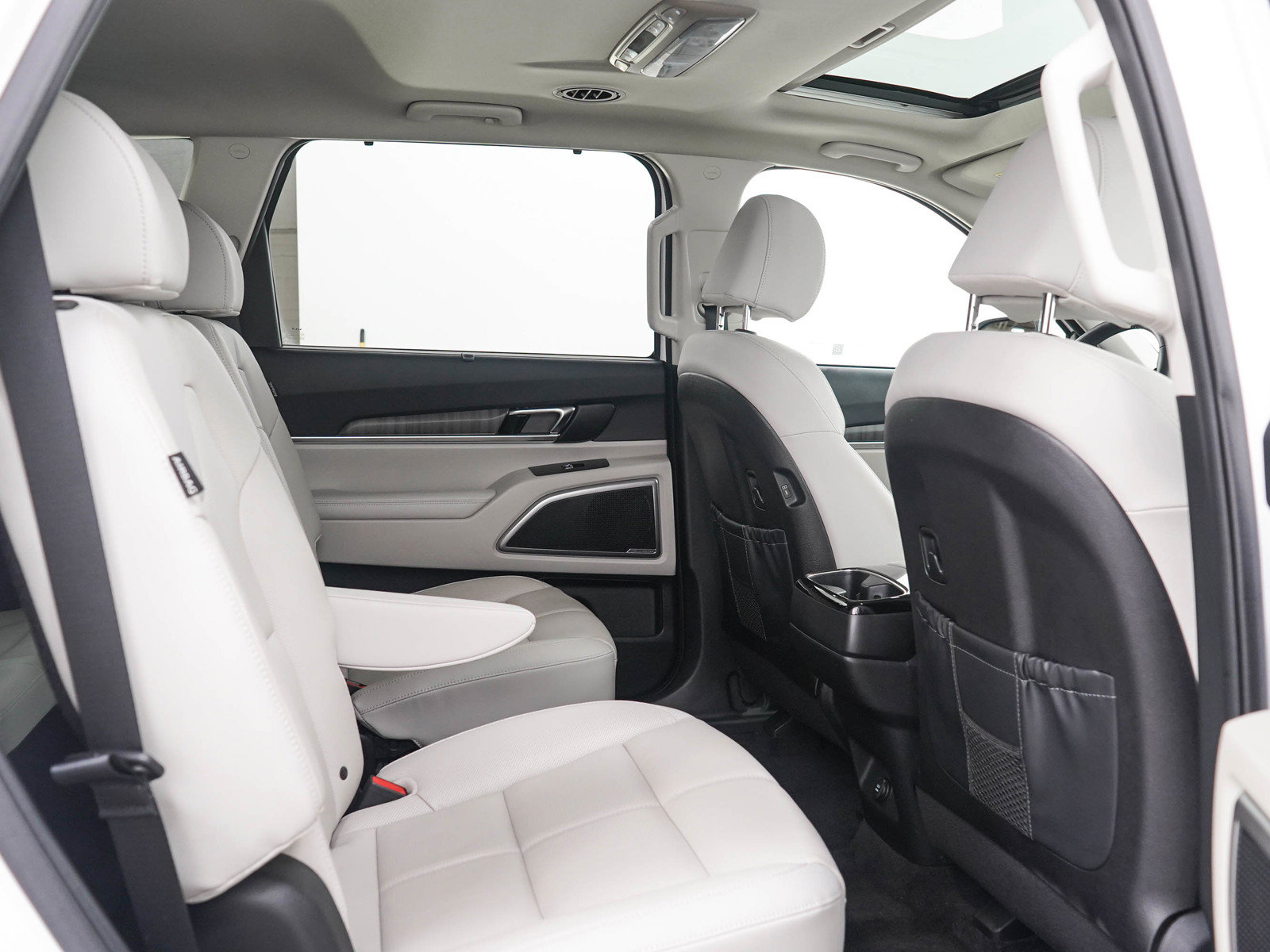 Used 2024 Kia Telluride EX w/ EX Captain's Chair Package AWD/4WD image 14