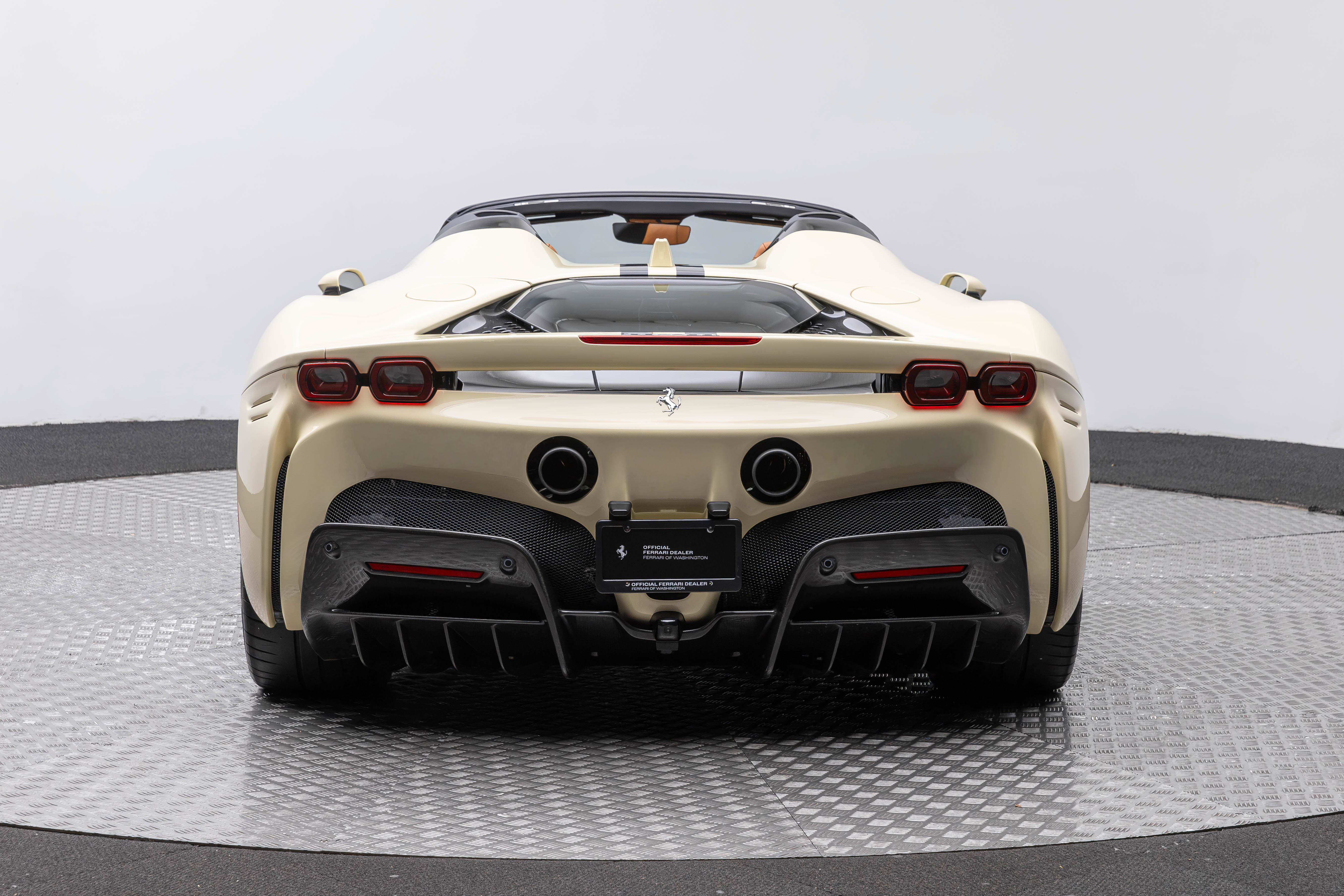 Used 2025 Ferrari SF90 Spider AWD/4WD image 8