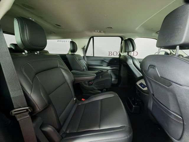 New 2026 Lincoln Navigator Premiere AWD/4WD image 30