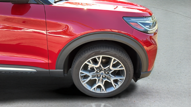 Used 2025 Ford Explorer Platinum w/ Ultimate Package AWD/4WD image 36