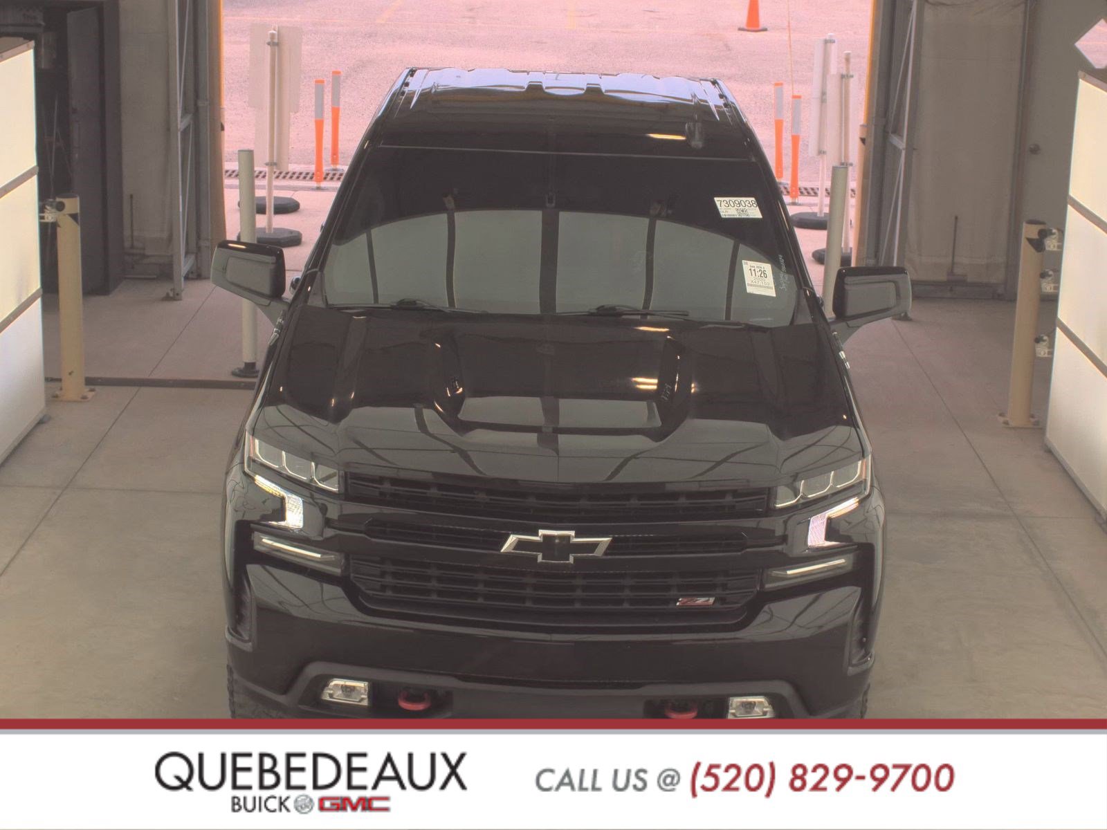 Used 2020 Chevrolet Silverado 1500 LT Trail Boss w/ Midnight Edition image 2