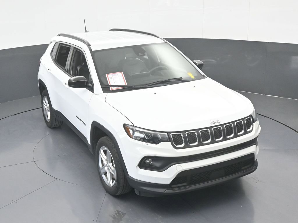 Used 2023 Jeep Compass Latitude image 18