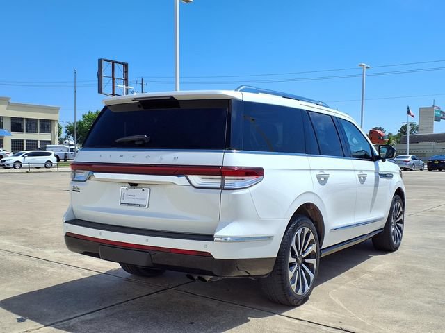 Used 2023 Lincoln Navigator Reserve AWD/4WD image 2