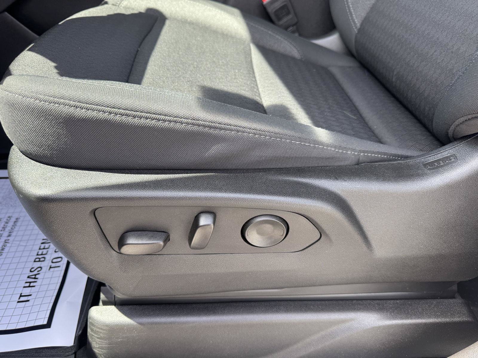 Used 2025 Chevrolet Suburban LS AWD/4WD image 25