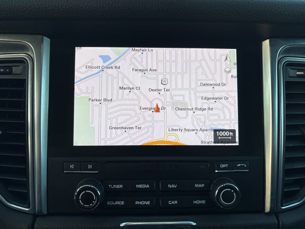 Used 2018 Porsche Macan Base image 8