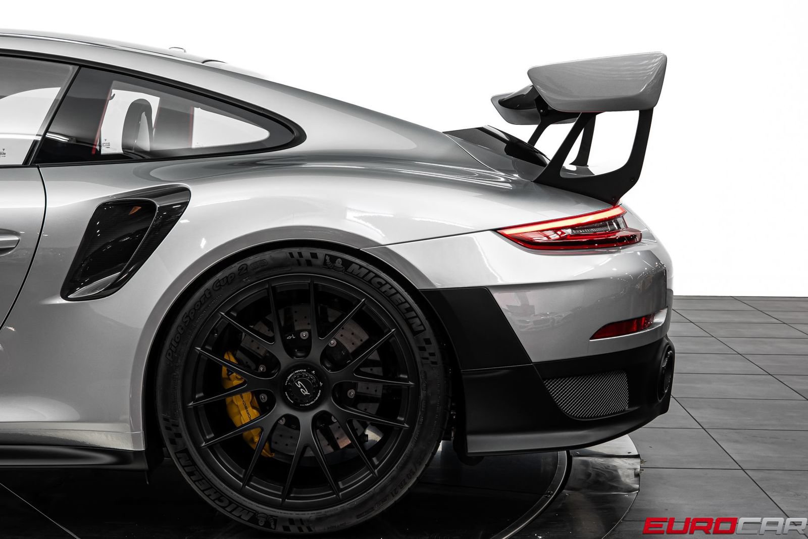 Used 2019 Porsche 911 GT2 RS RWD image 22