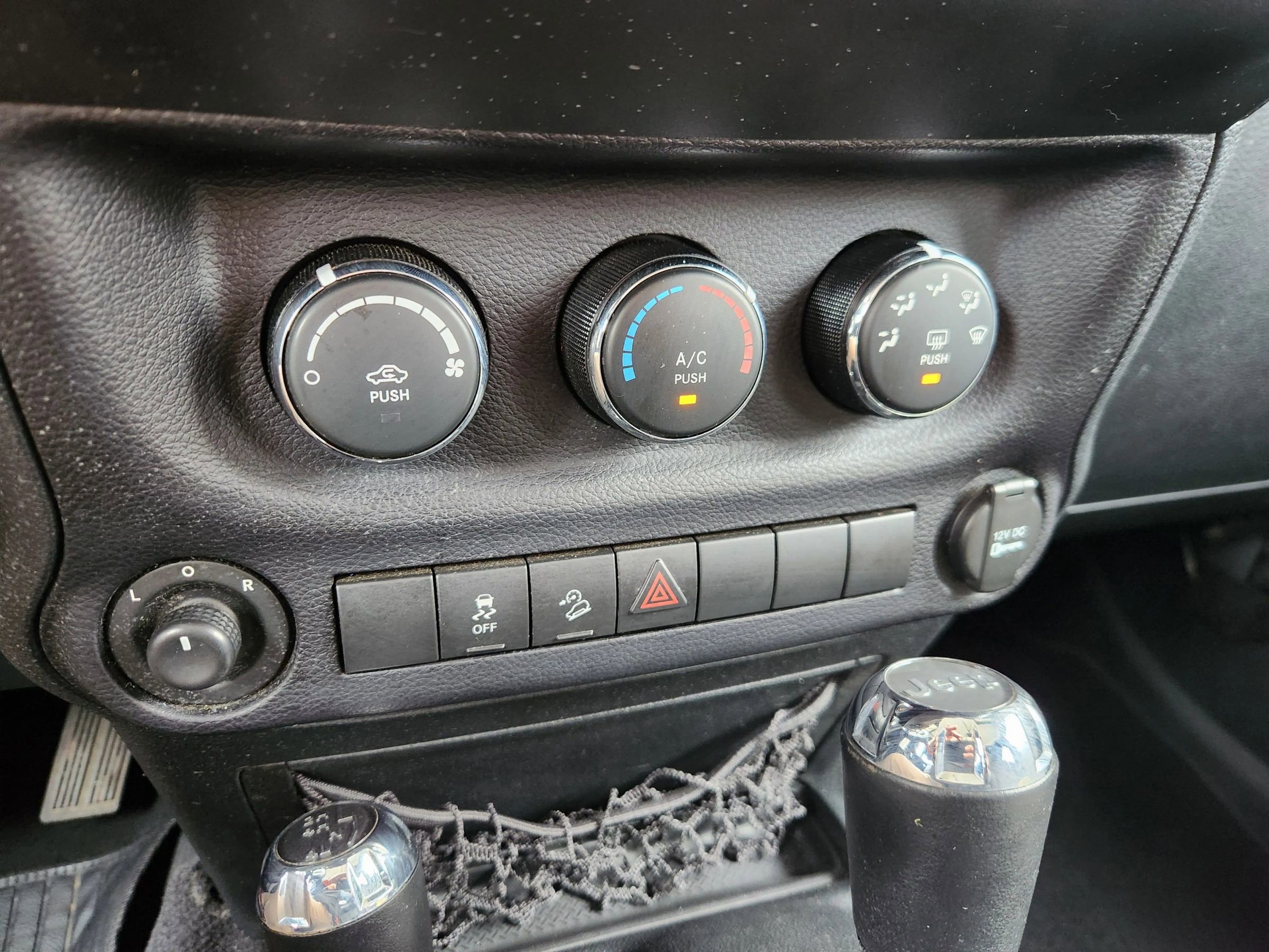 Used 2016 Jeep Wrangler Unlimited Sport w/ Quick Order Package 24S AWD/4WD image 33