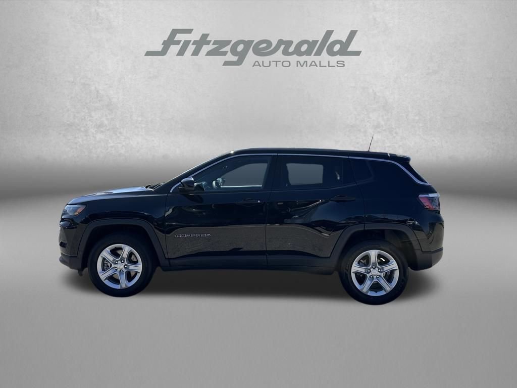 Used 2023 Jeep Compass Sport image 8