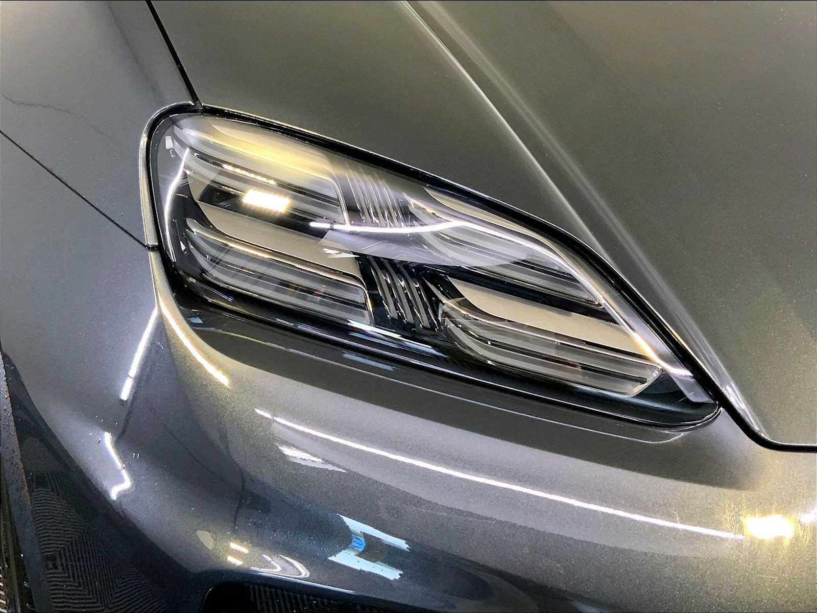 New 2026 Porsche Macan 4 Electric AWD/4WD image 12