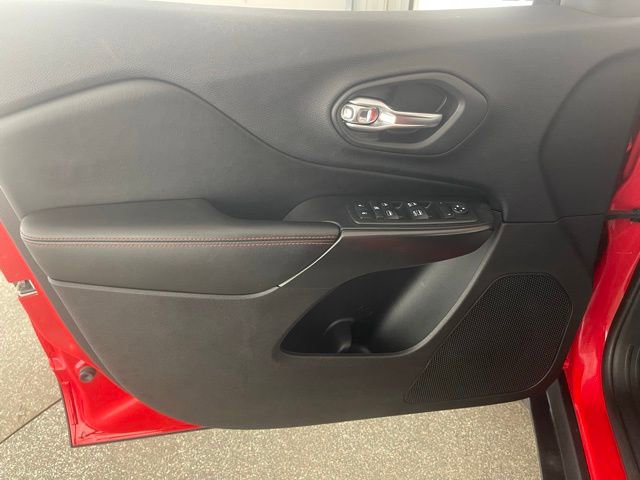 Used 2019 Jeep Cherokee Trailhawk w/ Cold Weather Group image 35