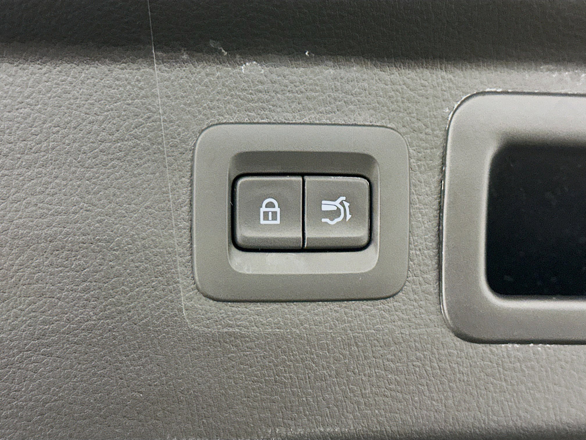 Used 2025 MAZDA CX-50 AWD 2.5 S w/ Premium Package image 32