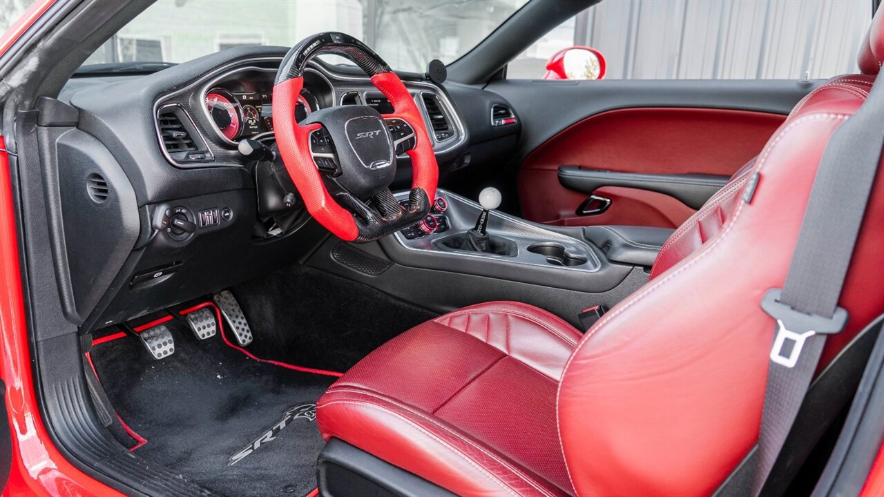 Used 2018 Dodge Challenger SRT Hellcat RWD image 16