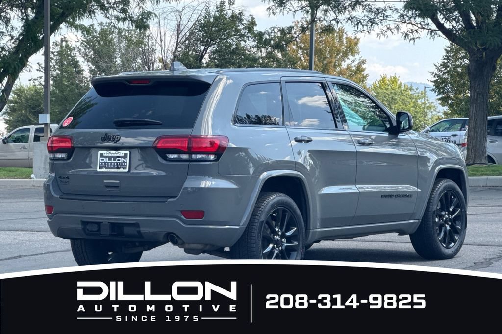 Used 2021 Jeep Grand Cherokee Laredo X AWD/4WD image 4
