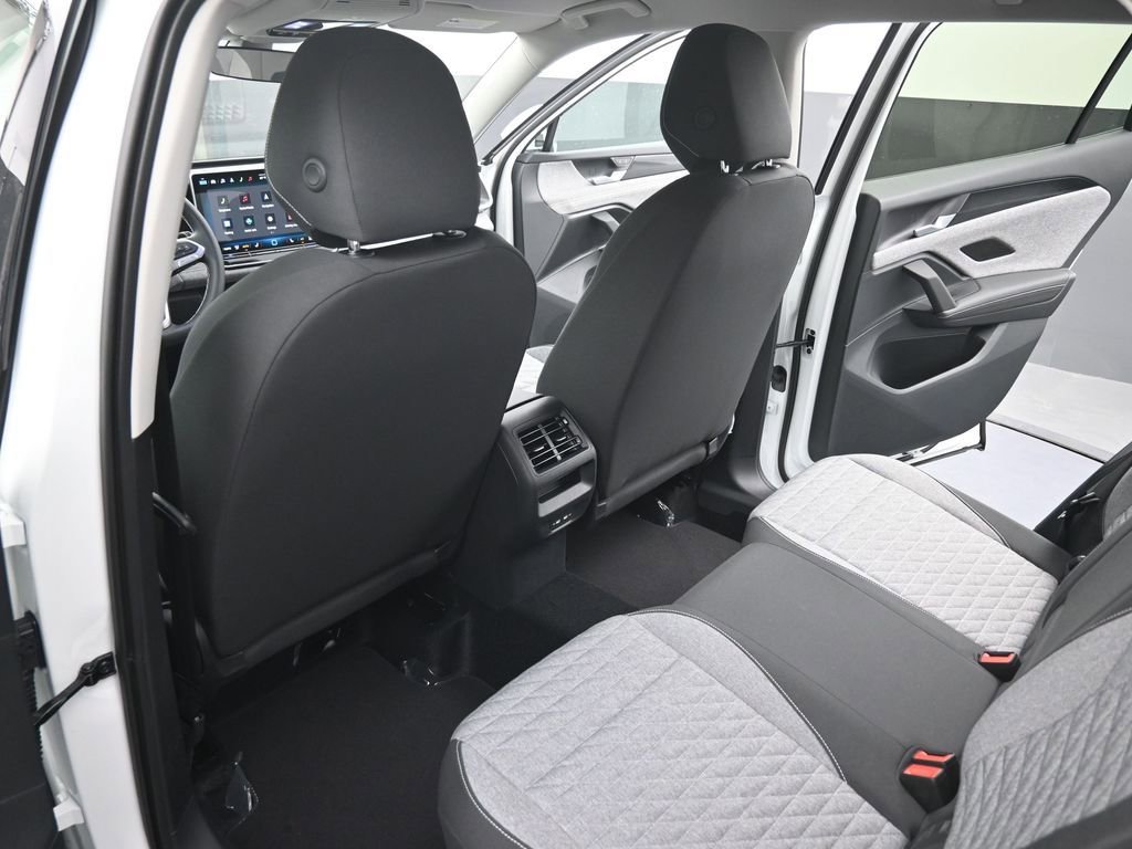 Used 2025 Volkswagen Tiguan S image 42