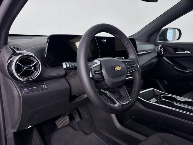 Used 2025 Chevrolet Equinox LT FWD image 9