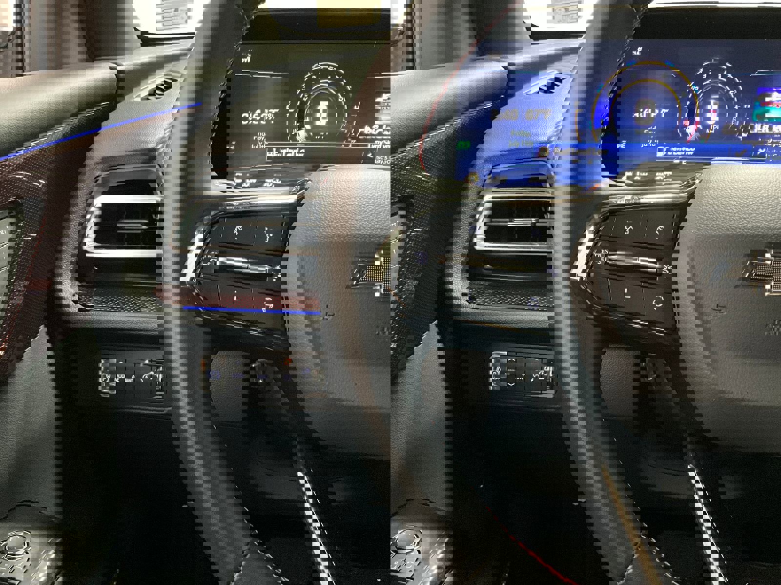 Used 2024 Chevrolet Traverse RS w/ LPO, Floor Liner Package image 16