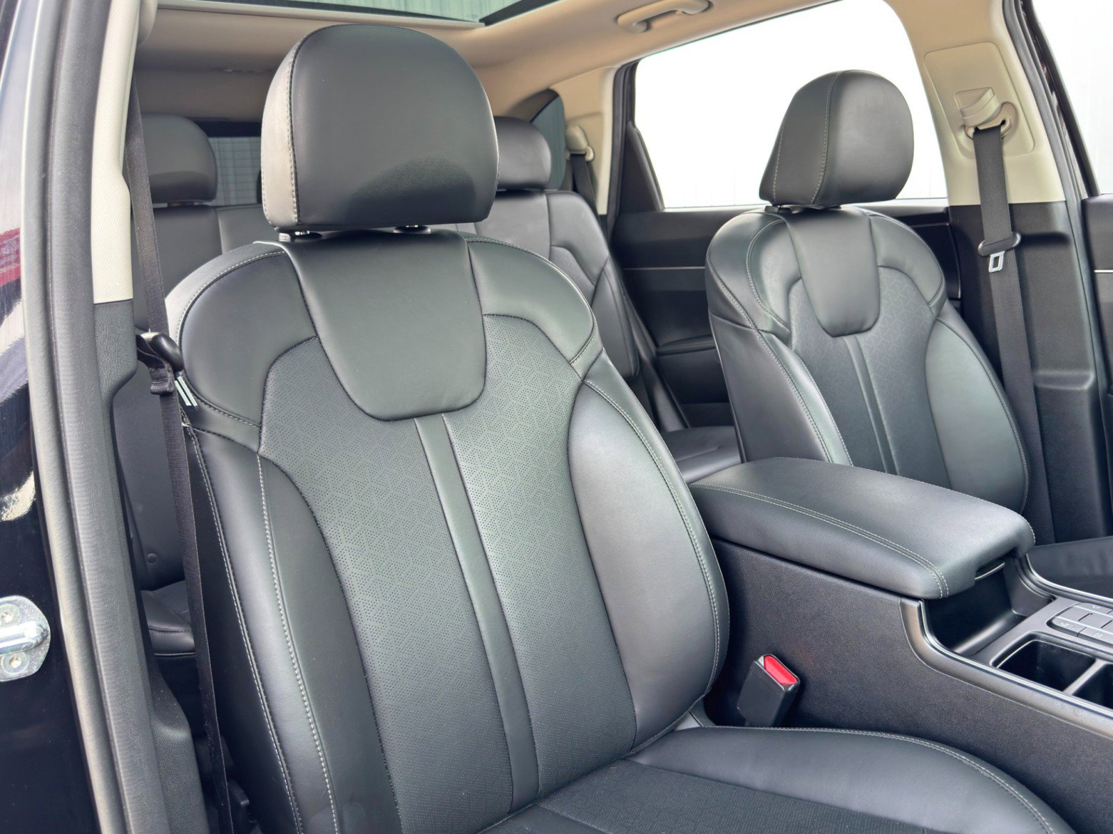 Used 2022 Kia Sorento S w/ Panoramic Sunroof Package FWD image 35
