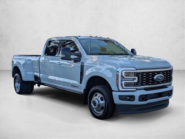 Used 2026 Ford F350 Platinum AWD/4WD image 3