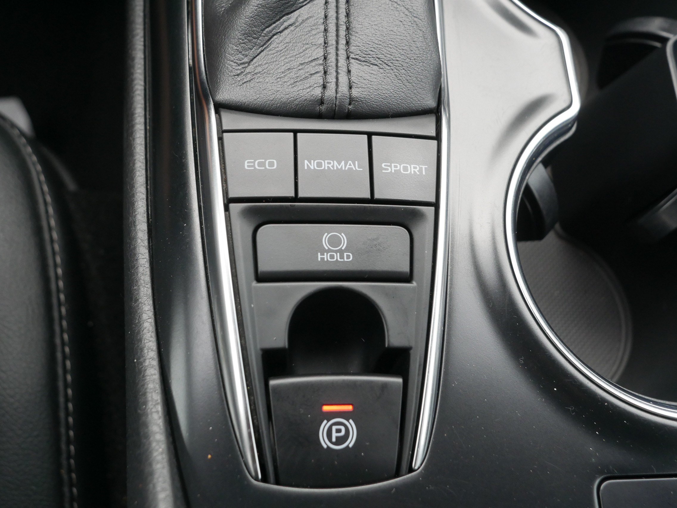 Used 2019 Toyota Camry XSE FWD image 30