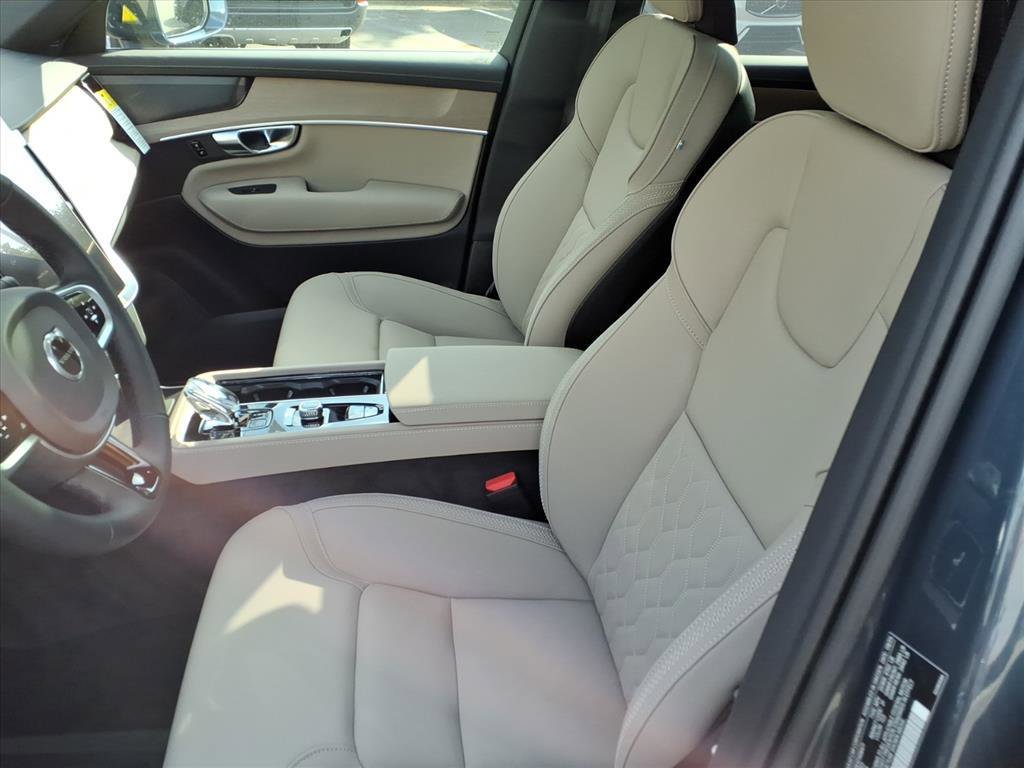 New 2026 Volvo XC90 B6 Plus w/ Protection Package Premier image 18