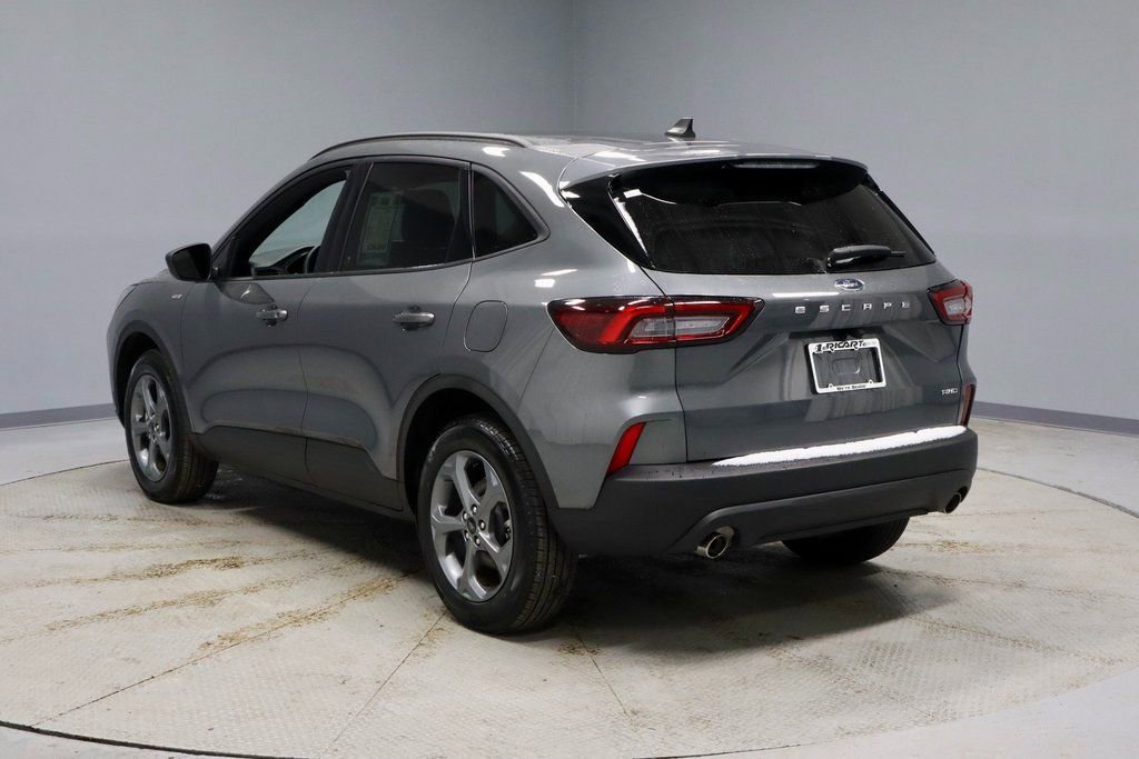 Certified 2025 Ford Escape ST-Line image 8