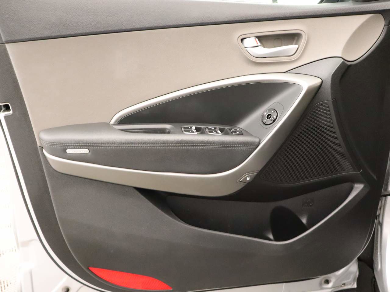 Used 2018 Hyundai Santa Fe SE image 17