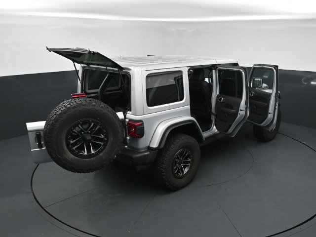 Used 2024 Jeep Wrangler Unlimited Rubicon AWD/4WD image 26