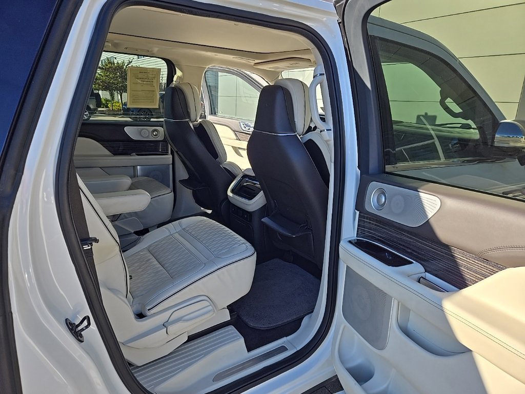 Used 2022 Lincoln Navigator L Black Label AWD/4WD image 19