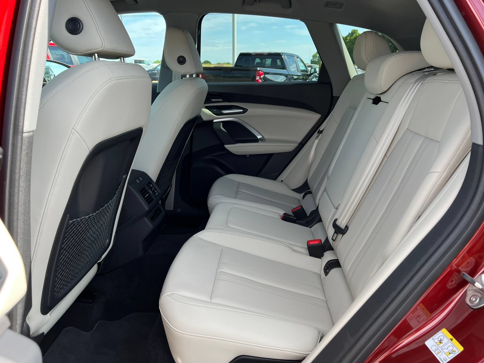 Used 2025 Audi Q5 Premium Plus w/ Premium Plus AWD/4WD image 4