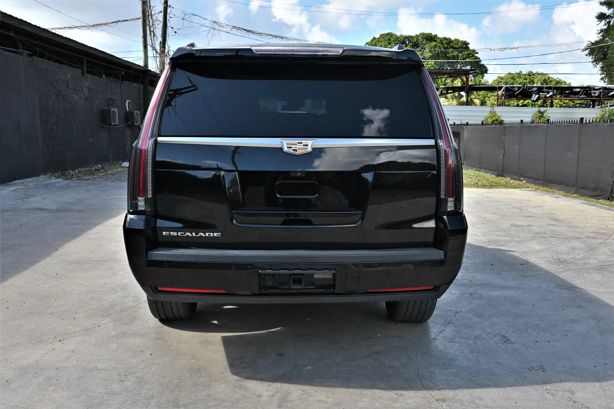 Used 2019 Cadillac Escalade ESV Premium Luxury AWD/4WD image 4