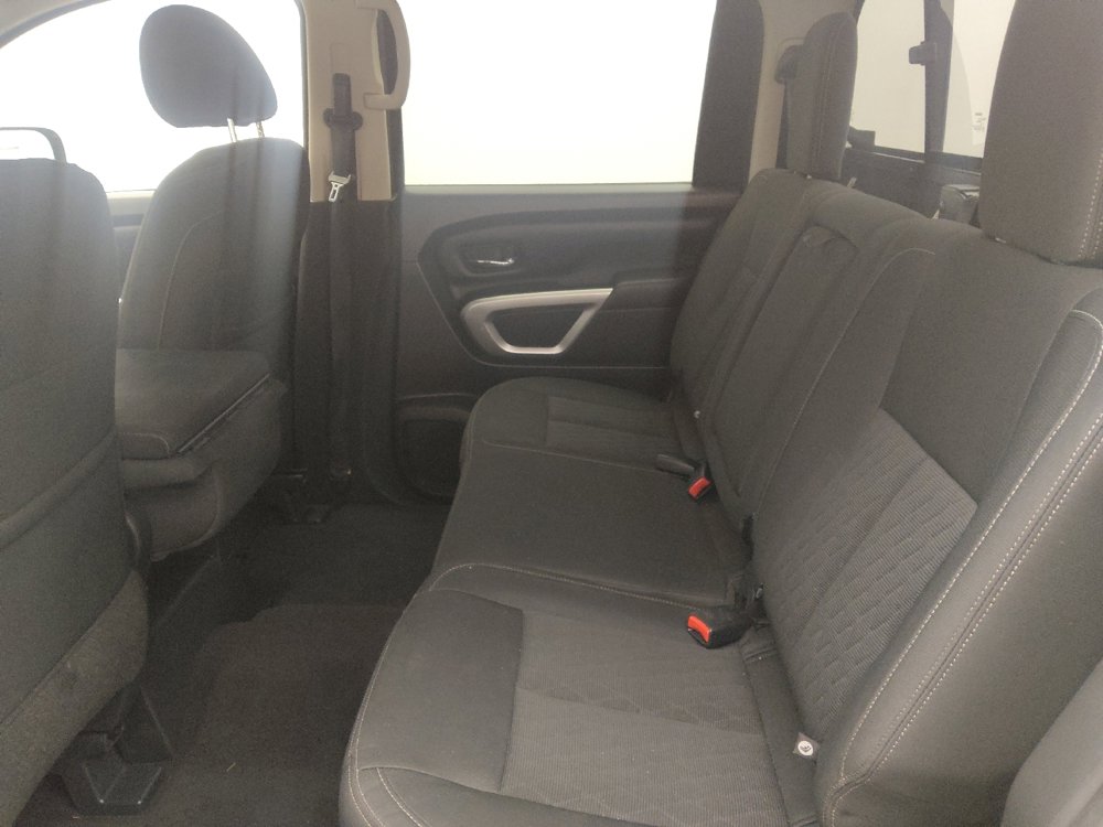 Used 2018 Nissan Titan SV AWD/4WD image 18