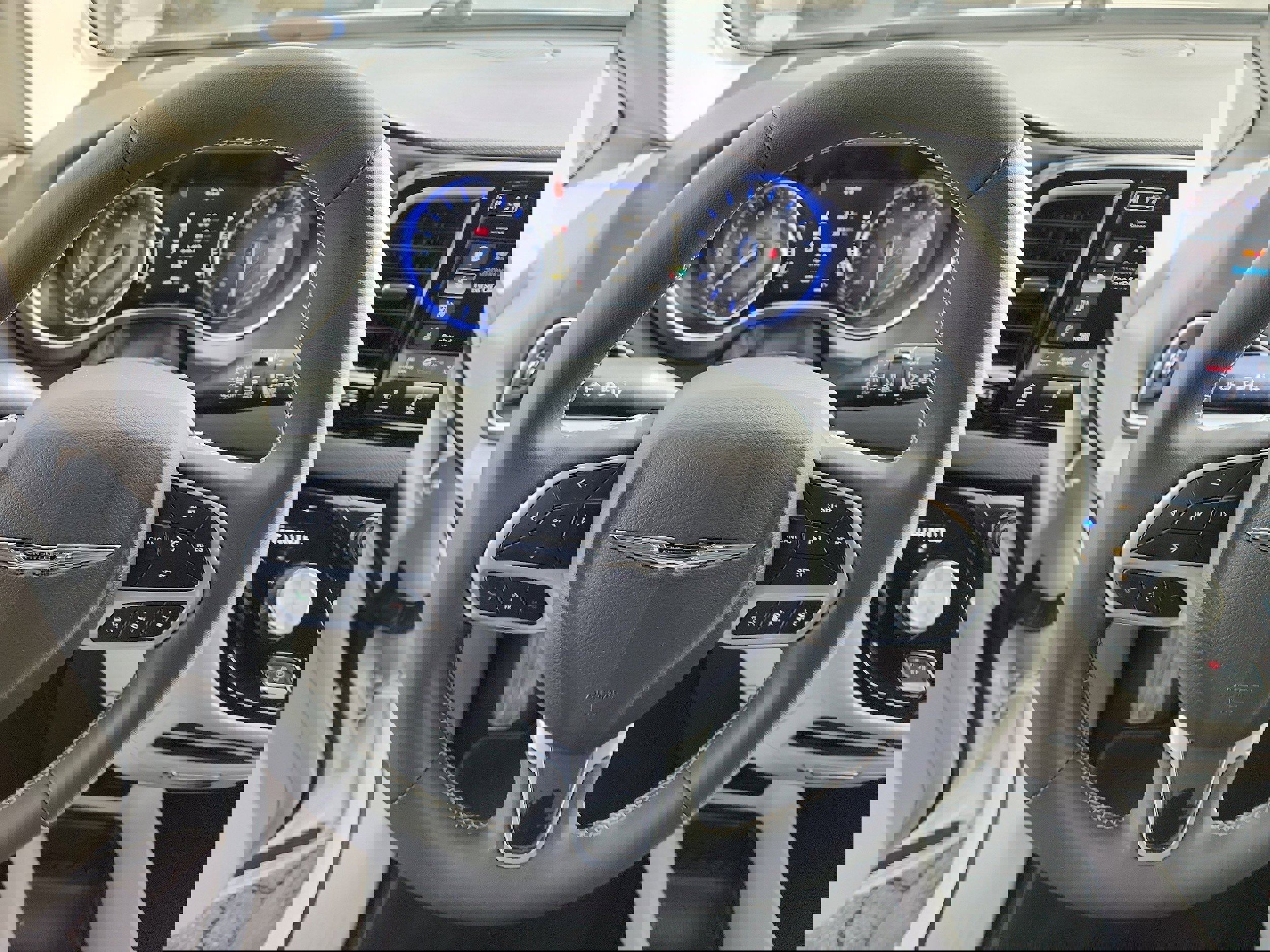 Used 2024 Chrysler Pacifica Touring-L image 19