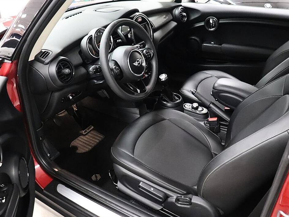 Used 2017 MINI Cooper 2-Door Hardtop FWD image 9