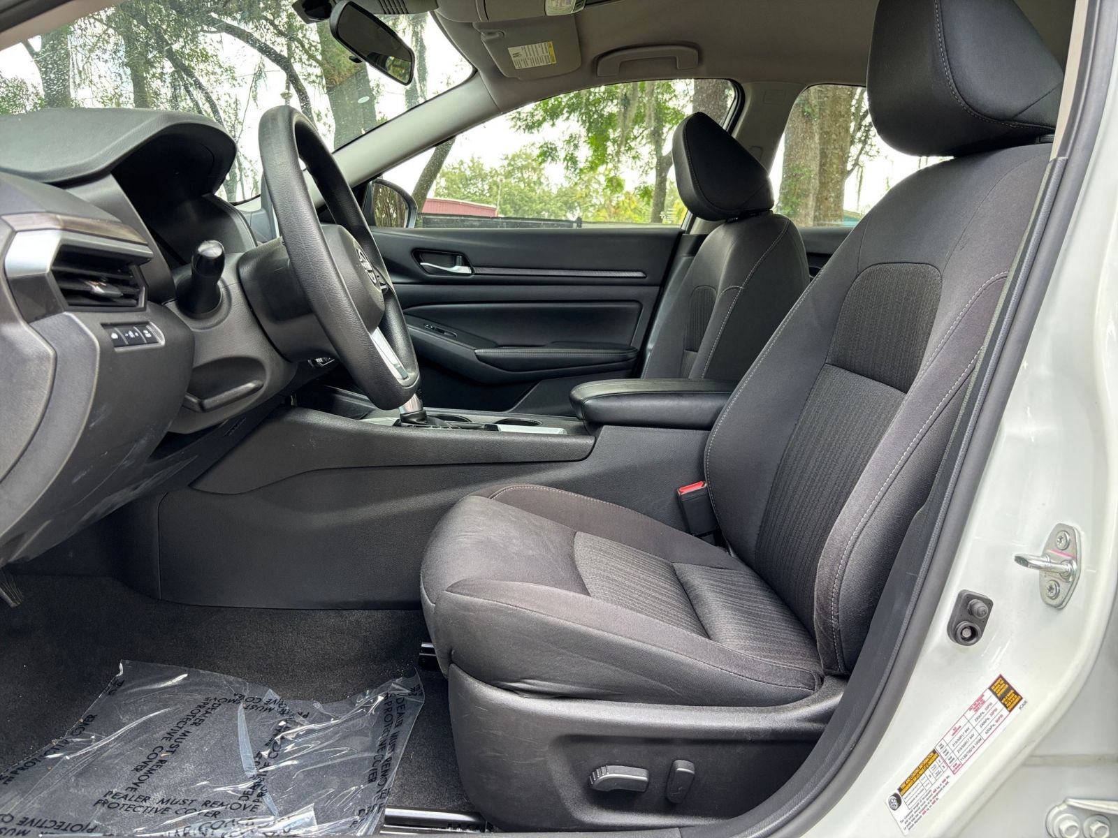 Used 2025 Nissan Altima 2.5 SV FWD image 19