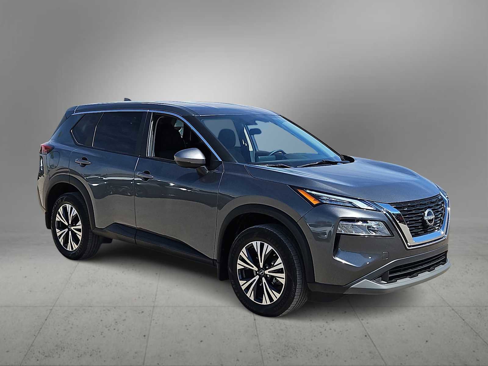 Used 2022 Nissan Rogue SV FWD image 2