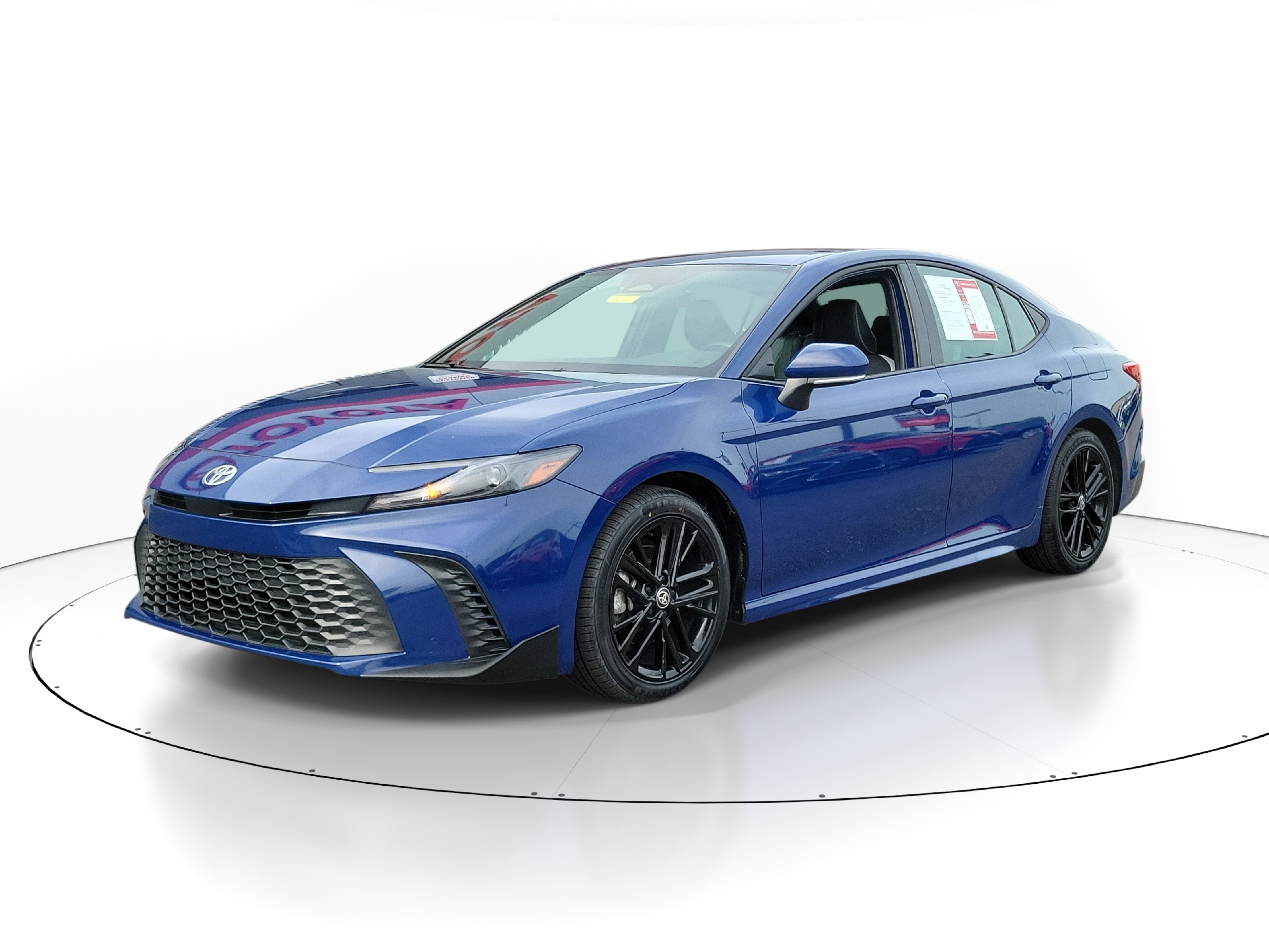 Used 2025 Toyota Camry SE FWD image 2