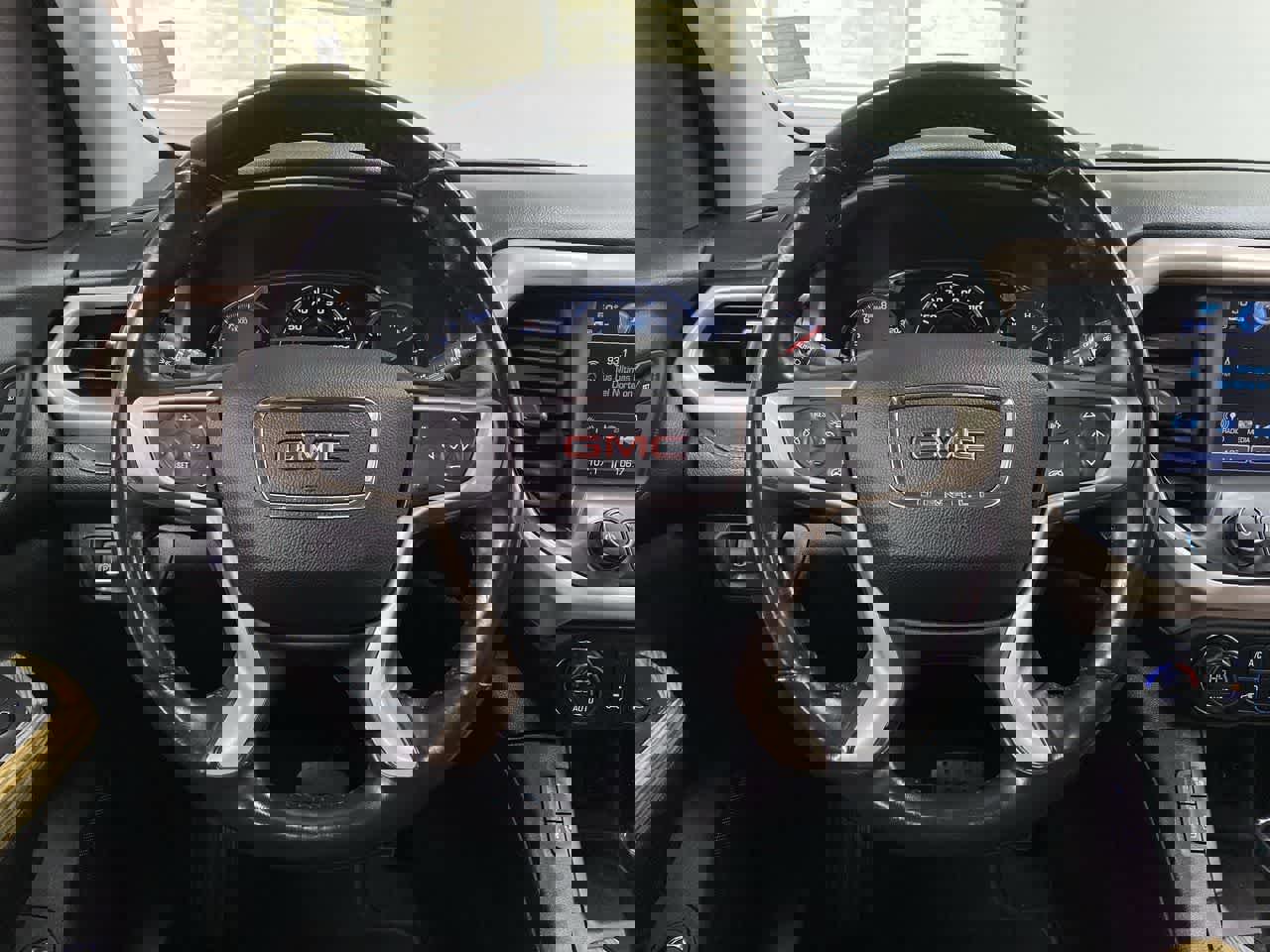 Used 2018 GMC Acadia Denali w/ Technology Package image 19